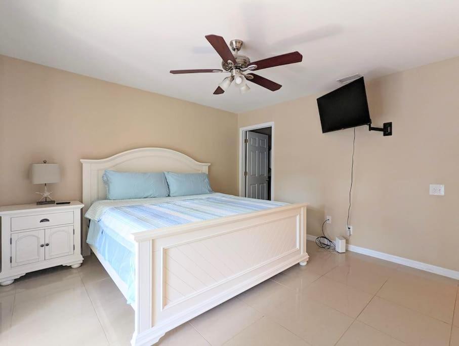 3Bed & 2Bath Property Couple Minutes From Siesta Key Beach & Downtown Sarasota Luaran gambar