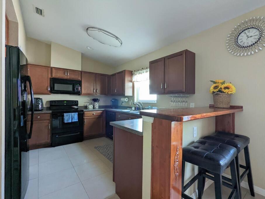 3Bed & 2Bath Property Couple Minutes From Siesta Key Beach & Downtown Sarasota Luaran gambar